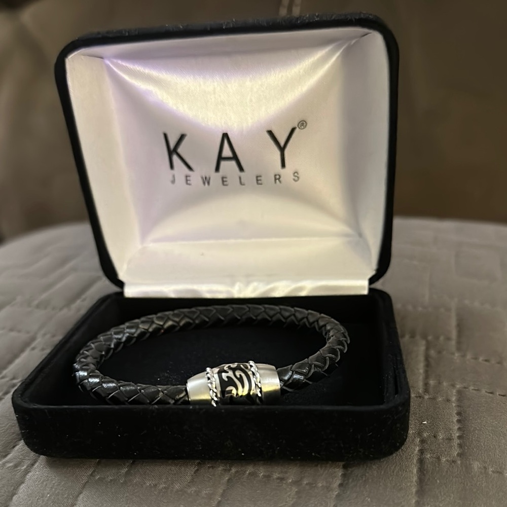 Kay Jewelers Black and Silver Bracelet